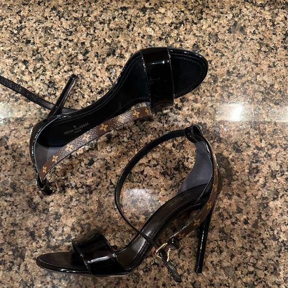 Louis Vuitton Pattern Print LV Monogram Patent Leather Sandals, never worn. - Picture 7 of 16